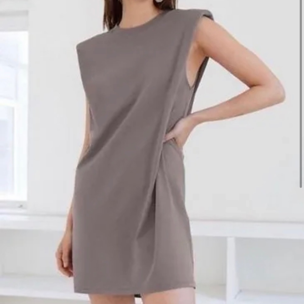 Aritzia Babaton Shoulder Pad Dress, Size XS